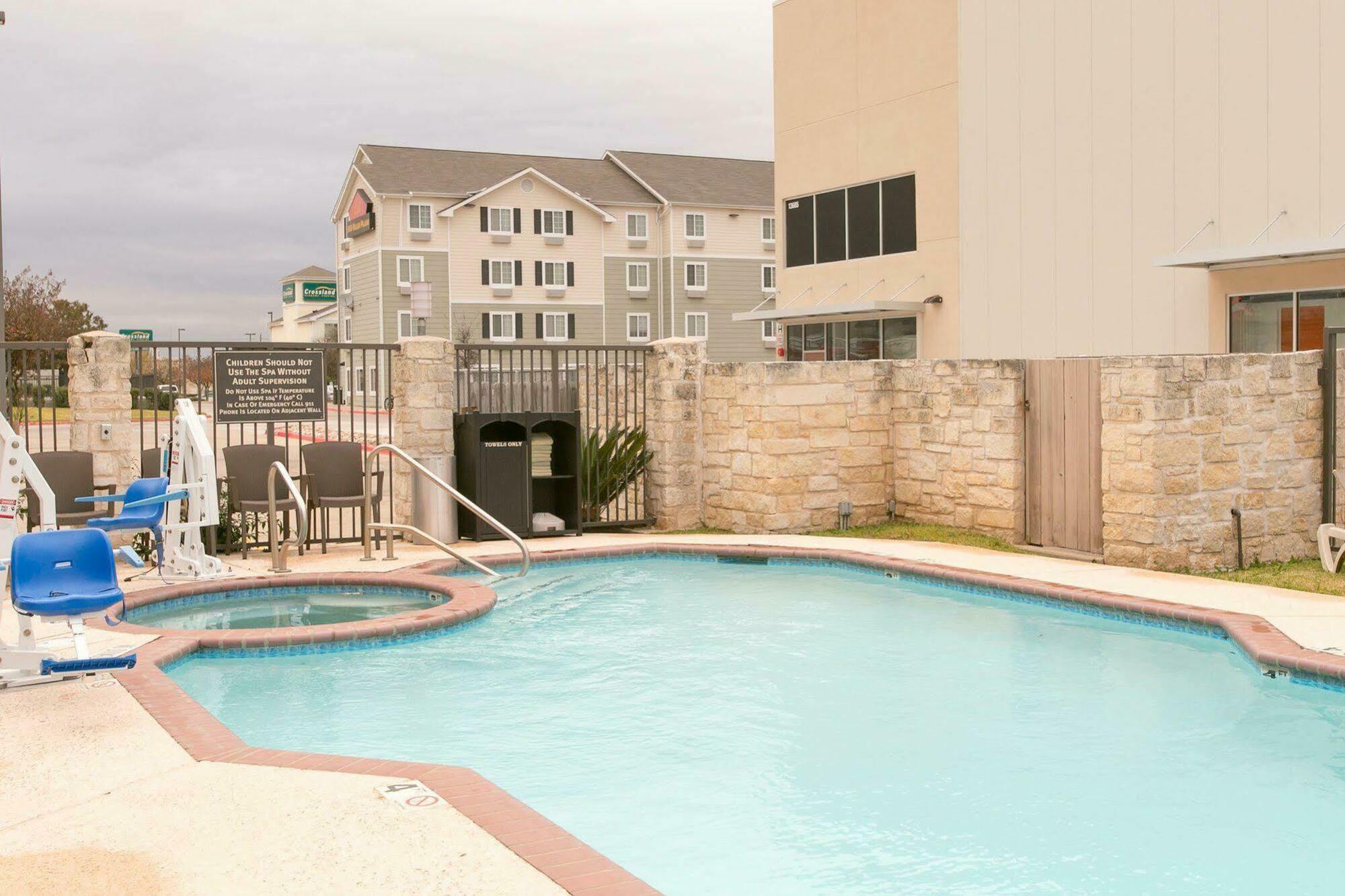 Comfort Suites Austin Nw Lakeline Extérieur photo